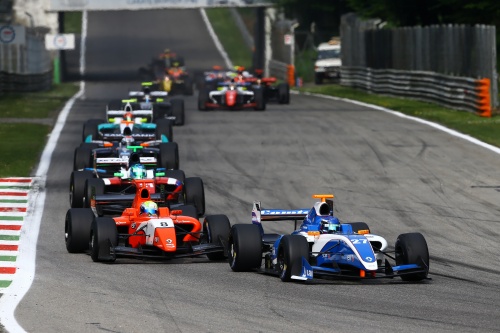 Renault World Series Saisonstart in Monza