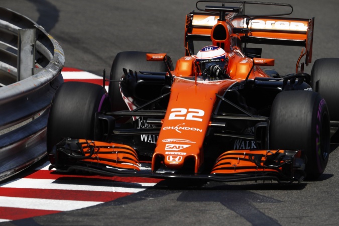 Bild: Jenson Button - McLaren - McLaren MCL32 - Honda