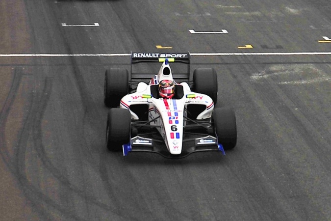 Bild: Brendon Hartley - P1 Motorsport - Dallara T08 - Renault