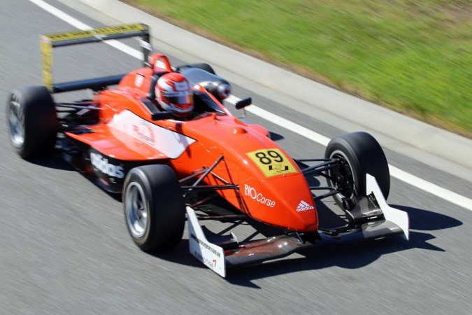 Bild: Paul Scott - Scott Motorsport - Dallara F302 - Sodemo Renault