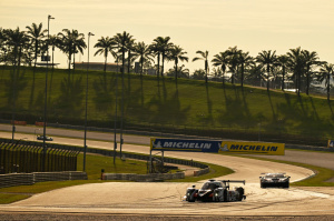 Speedsport KW 50: Felipe Fraga ist StockCar-Meister, Tropenschauer in Malaysia