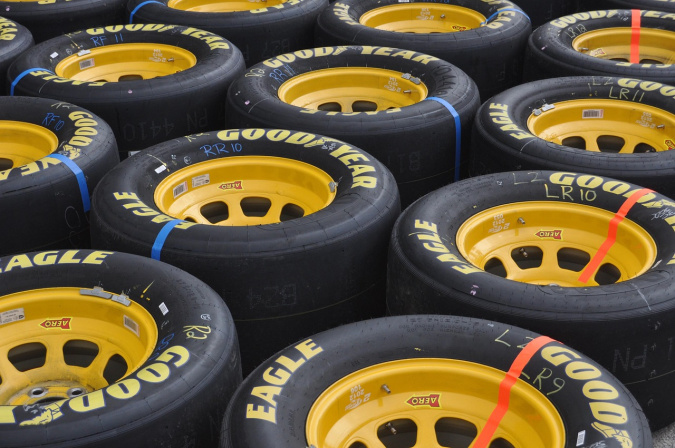 13.10.2025: Regenreifen, Slicks oder Semi-Slicks? Tipps für wechselnde Streckenbedingungen Regenreifen, Slicks oder Semi-Slicks? Tipps für wechselnde Streckenbedingungen