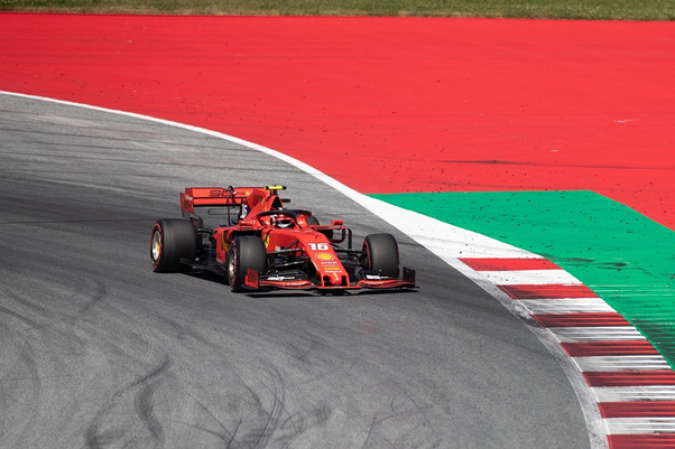 Risiko auf der Rennstrecke und beim Wetten: Was uns Motorsport über Einsatzstrategien lehrt