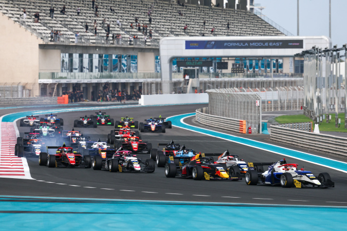 20.02.2025: Titelentscheidungen und neue Technologien: Von Abu Dhabi bis Jeddah Titelentscheidungen und neue Technologien: Von Abu Dhabi bis Jeddah