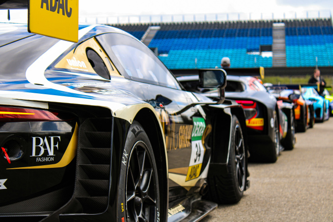 Von der Rennstrecke zum Casoola Casino: Die Rolle der Technologie in modernen Plattformen