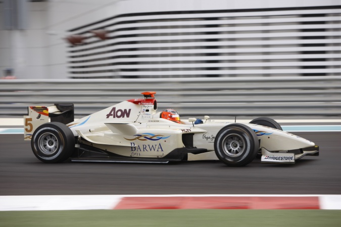 Bild: Max Chilton - Addax Team - Dallara GP2/05 - Renault