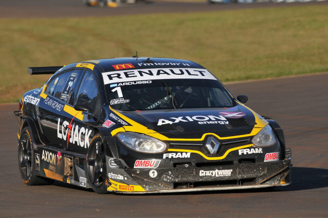 Bild: Facundo Ardusso - Ambrogio Racing - Renault Fluence II RPE V8