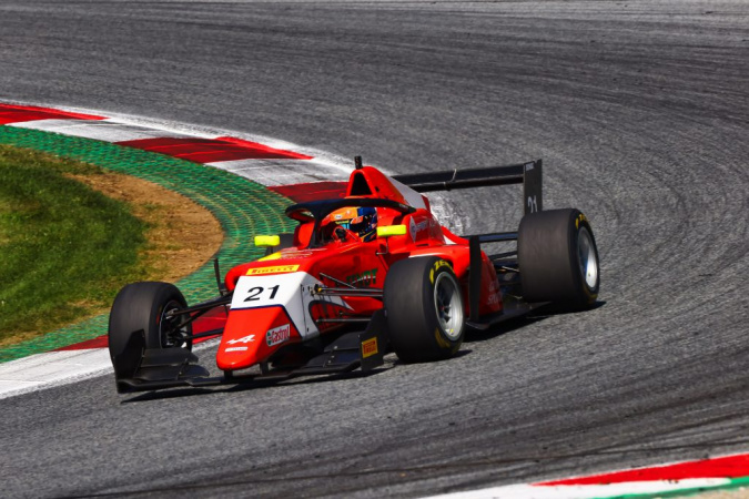Bild: Alex Quinn - Arden International - Tatuus F3 T-318 - Alpine