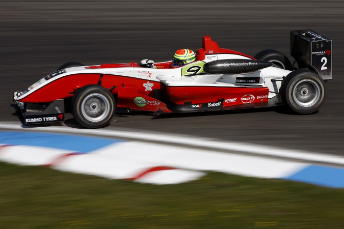 Bild: Alexander Sims - ART Grand Prix - Dallara F308 - AMG Mercedes