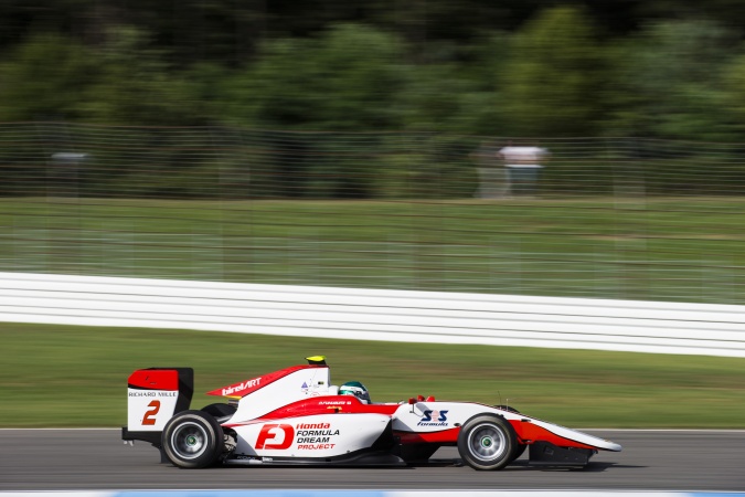 Bild: Nirei Fukuzumi - ART Grand Prix - Dallara GP3/16 - Mecachrome