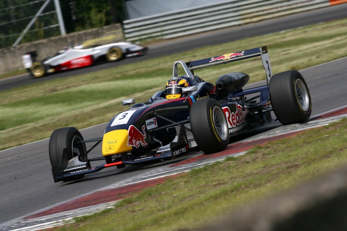 Bild: Tom Dillmann - ASM - Dallara F305 - AMG Mercedes