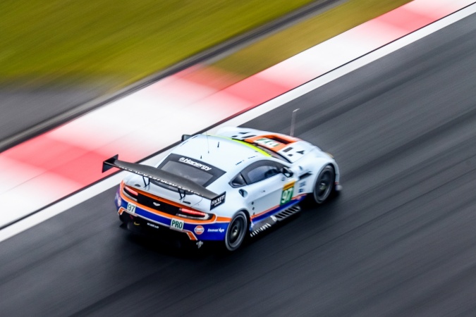 Bild: Darren TurnerJonathan Adam - Aston Martin Racing - Aston Martin V8 Vantage GT2