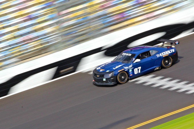 Bild: Oliver Gavin - Banner Racing - Chevrolet Camaro GT.R