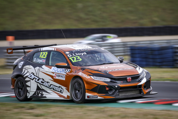Bild: Daniel Lloyd - Brutal Fish Racing Team - Honda Civic Type R TCR (II)
