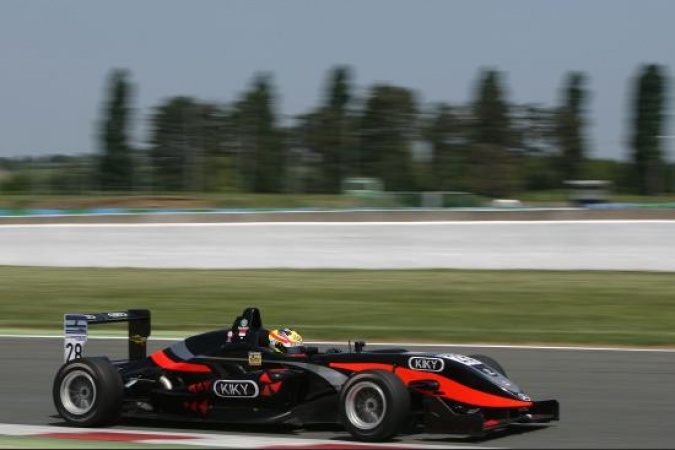 Bild: Rio Haryanto - C F Racing / Manor Motorsport - Dallara F308 - AMG Mercedes