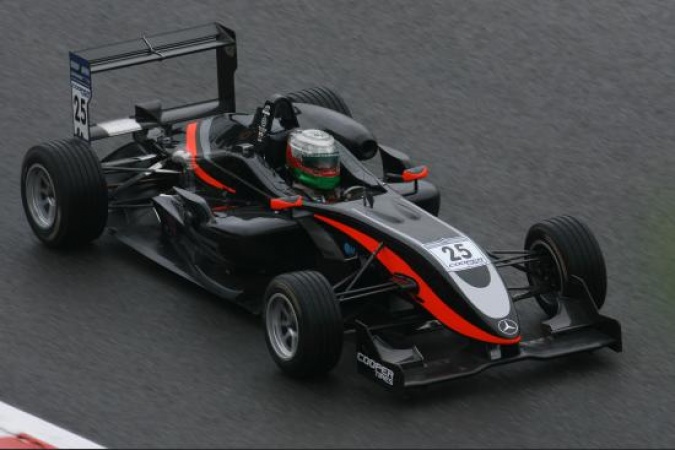 Bild: Hywel Lloyd - C F Racing / Manor Motorsport - Dallara F308 - AMG Mercedes