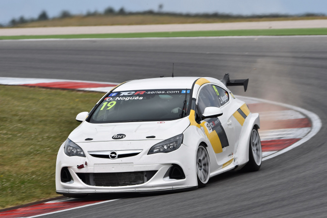 Bild: Oscar Nogues - Campos Racing - Opel Astra OPC TCR