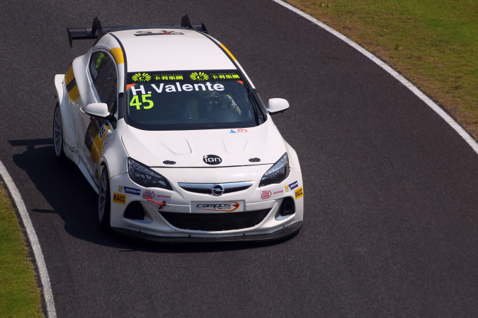 Bild: Hugo Valente - Campos Racing - Opel Astra OPC TCR