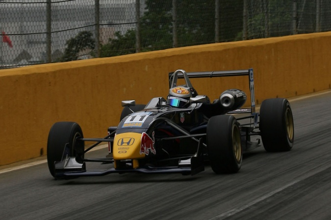 Bild: Sebastien Buemi - Carlin Motorsport - Dallara F305 - Mugen Honda