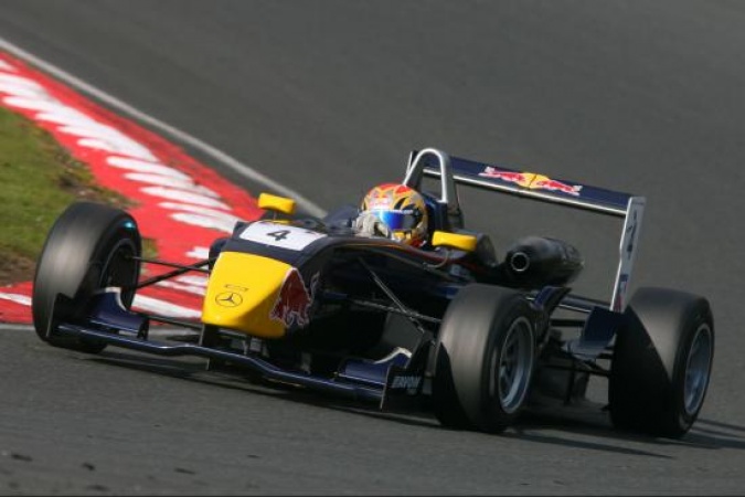 Bild: Jaime Alguersuari - Carlin Motorsport - Dallara F308 - AMG Mercedes