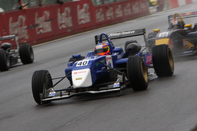 Bild: Rodolfo Gonzalez - Carlin Motorsport - Dallara F308 - AMG Mercedes