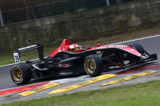 Bild: Richard Philippe - Carlin Motorsport - Dallara F308 - AMG Mercedes