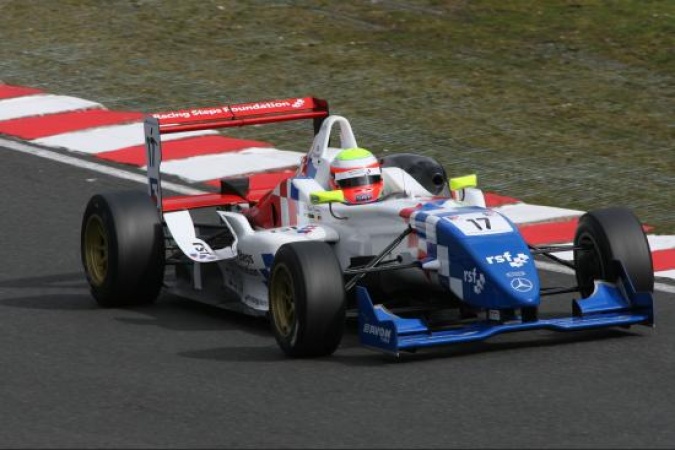 Bild: Oliver Turvey - Carlin Motorsport - Dallara F308 - AMG Mercedes