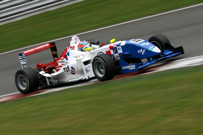 Bild: Jack Harvey - Carlin Motorsport - Dallara F308 - Volkswagen