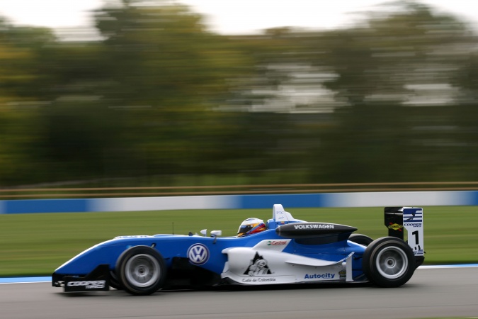 Bild: Carlos Huertas - Carlin Motorsport - Dallara F308 - Volkswagen