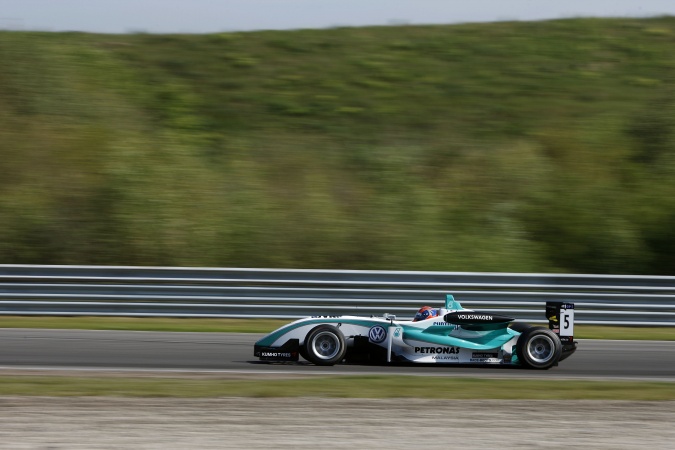 Bild: Jazeman Firhan Jaafar - Carlin Motorsport - Dallara F308 - Volkswagen