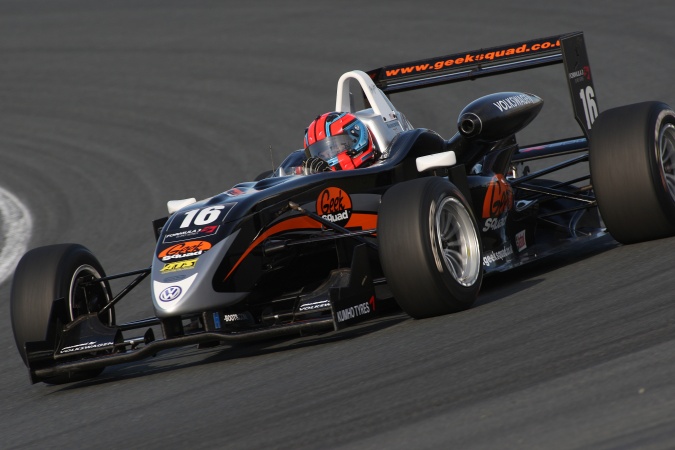 Bild: Jake Rosenzweig - Carlin Motorsport - Dallara F308 - Volkswagen