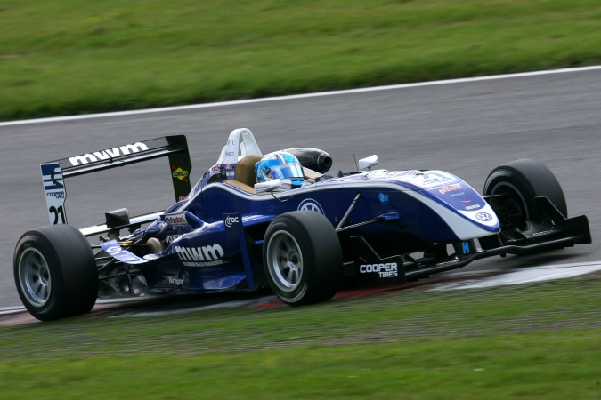 Bild: Rupert Svendsen-Cook - Carlin Motorsport - Dallara F308 - Volkswagen