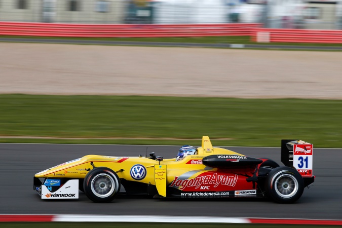 Bild: Tom Blomqvist - Carlin Motorsport - Dallara F312 - Volkswagen