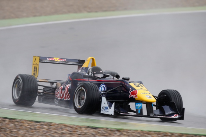 Bild: Nicholas Cassidy - Carlin Motorsport - Dallara F312 - Volkswagen