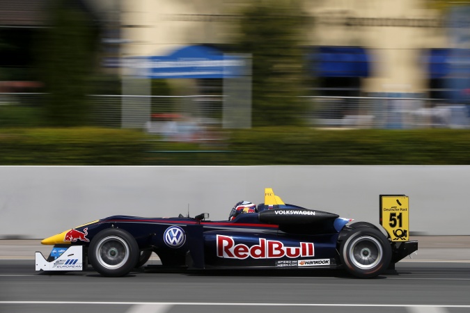 Bild: Daniil Kvyat - Carlin Motorsport - Dallara F312 - Volkswagen