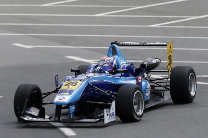 Bild: Nicholas Latifi - Carlin Motorsport - Dallara F312 - Volkswagen