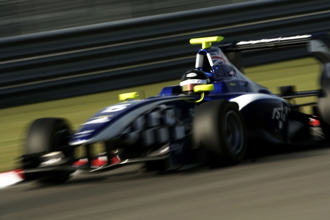 Bild: Dean Smith - Carlin Motorsport - Dallara GP3/10 - Renault