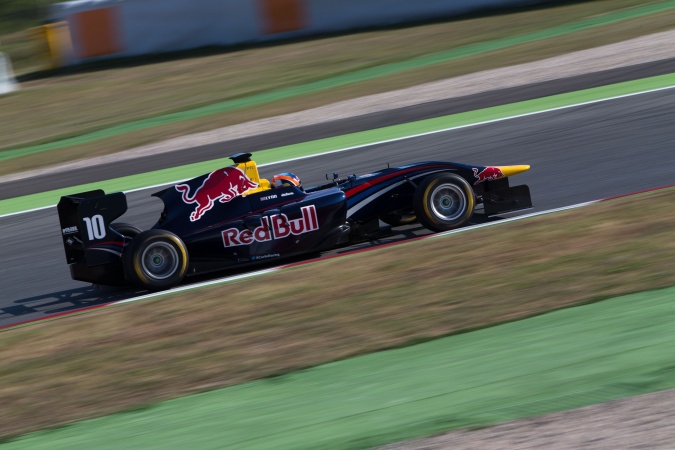 Bild: Alex Lynn - Carlin Motorsport - Dallara GP3/13 - AER