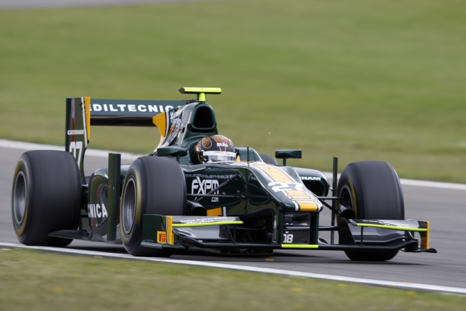 Bild: Davide Valsecchi - Caterham Team AirAsia - Dallara GP2/11 - Mecachrome