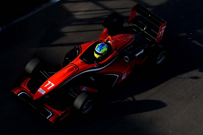 Bild: Guilherme Samaia - Cesário Fórmula - Dallara F399 - Berta