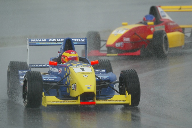 Bild: Pippa Mann - Comtec Racing - Tatuus Renault 2000