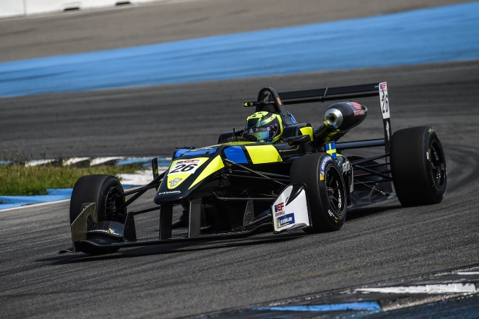 Bild: Linus Lundqvist - Double R Racing - Dallara F312 - AMG Mercedes
