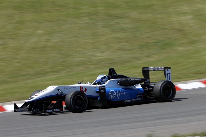 Bild: Geoff Uhrhane - Double R Racing - Dallara F312 - AMG Mercedes