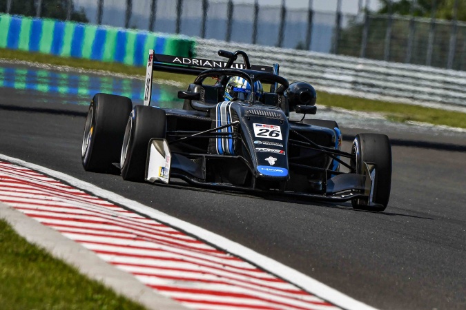 Bild: Ayrton Simmons - Double R Racing - Dallara F320 - HWA Mercedes