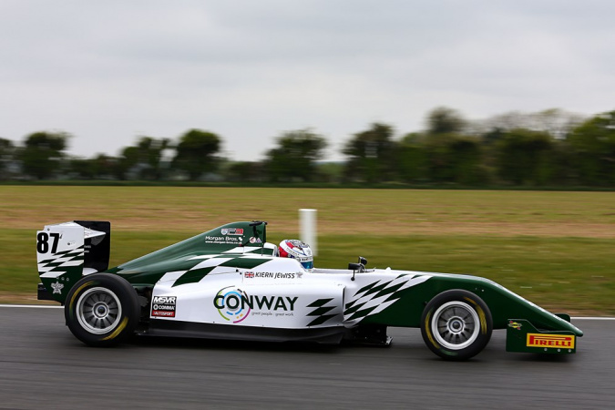 Bild: Kiern Jewiss - Douglas Motorsport - Tatuus MSV F3-016 - Cosworth