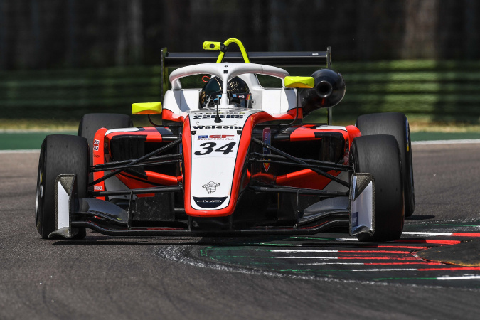 Bild: Branden Lee Oxley - Drivex - Dallara F320 - HWA Mercedes