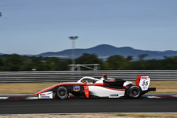 Bild: Enzo Scionti - Drivex - Dallara F320 - HWA Mercedes