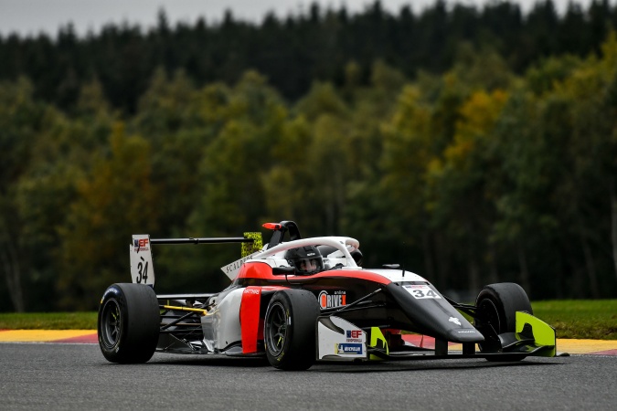 Bild: Matthias Lüthen - Drivex - Dallara F320 - HWA Mercedes