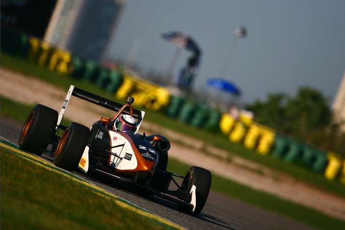 Bild: Lucas de la Vega - EMB Racing - Dallara F399 - Berta