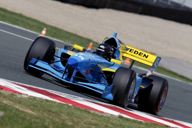 Bild: Dennis Lind - FA1 Team Sweden (Performance Racing) - Lola B05/52 - Zytek